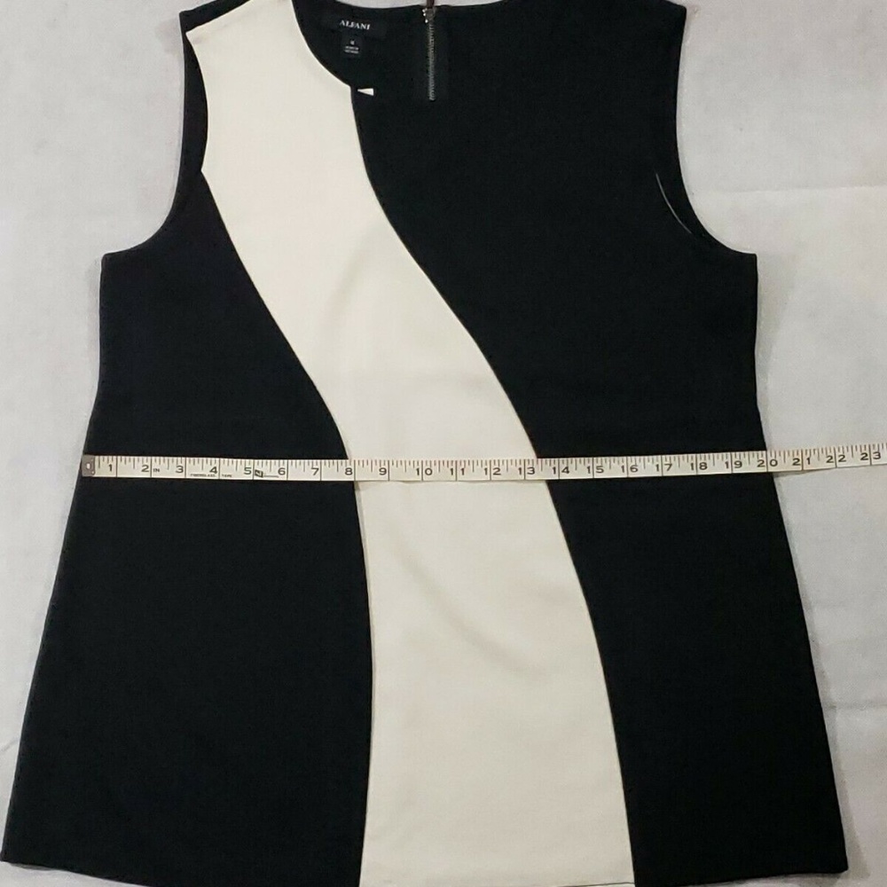 NWT Alfani Size Medium Colorblocked Top - Picture 4 of 8
